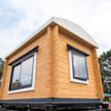 重量は2tを超えるため牽引第一種免許が必要だ