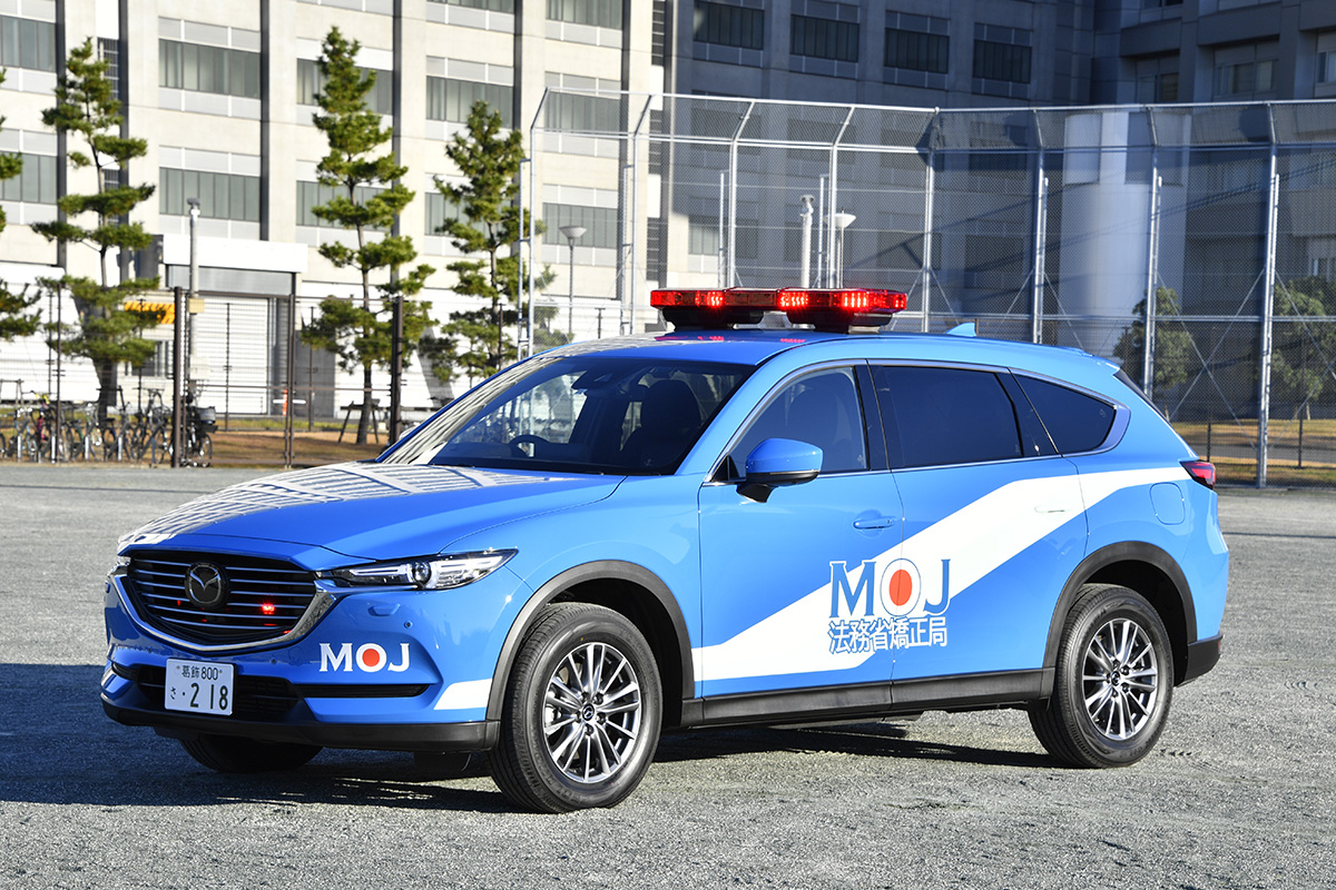 法務省特別機動隊の指揮官車に選ばれたマツダCX-8