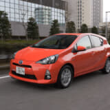 2011年デビュー直後の初代アクア、フロント