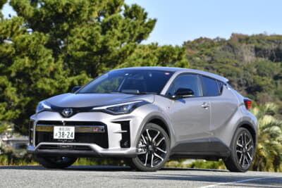 C-HR GR SPORTのフロントビュー