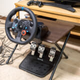 まずはハンコンを雑に固定してプレイ