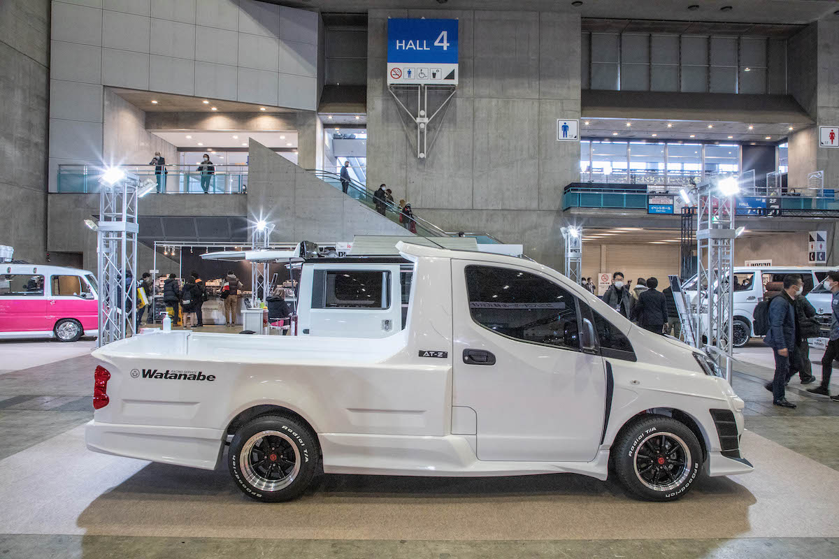 AT-Z「NV200カスタムトラック」横位置