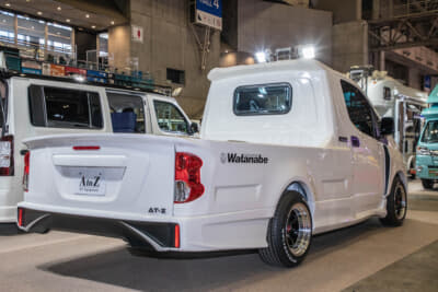 AT-Z「NV200カスタムトラック」リヤスタイル