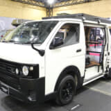 ハイエースにクラシックなフェイスを与えたGMLVAN V-01