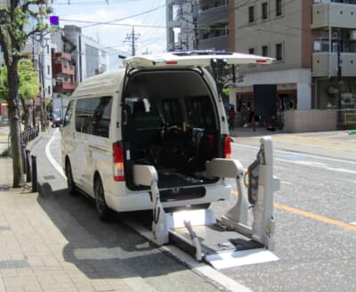 介護車両のリフト