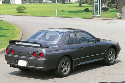 R32型スカイラインGT-Rニスモのリヤスタイル