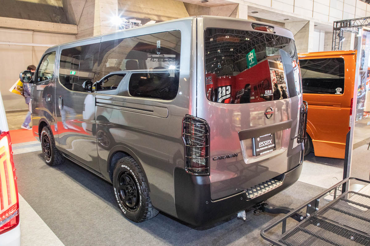 シーアールエスNV350キャラバンのリヤスタイル