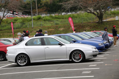 直4、2.5L V6、それに3.2L V6があった