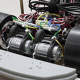 アリア実車は前後合わせて2モーターだがラジコンは4モーターとしている