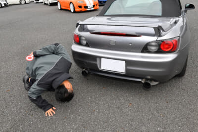 チューニングカー専門店での査定風景