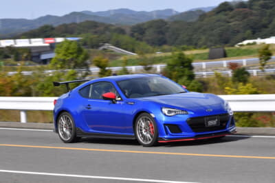 STI製パーツ装着のBRZの走り