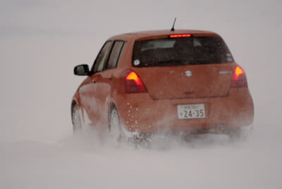 スイフトの雪上でのブレーキ