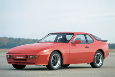 1981年登場の「944」