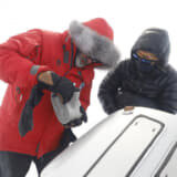 【画像】南極を走るのにオフローダーじゃなくて65年前のポルシェ！　ソリとキャタピラを履いた356Aの魔改造っぷりが衝撃だった 〜 画像12