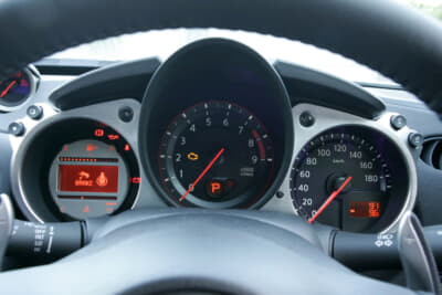 クルマのメーターは車輪の回転量から計測している