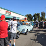 カリフォルニアの名門VWクラブの集会は有名で、会場のハンバーガーショップも名所となって共存共栄している