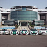 ドバイ警察のパトカーはどう見ても趣味が入っているラインアップ