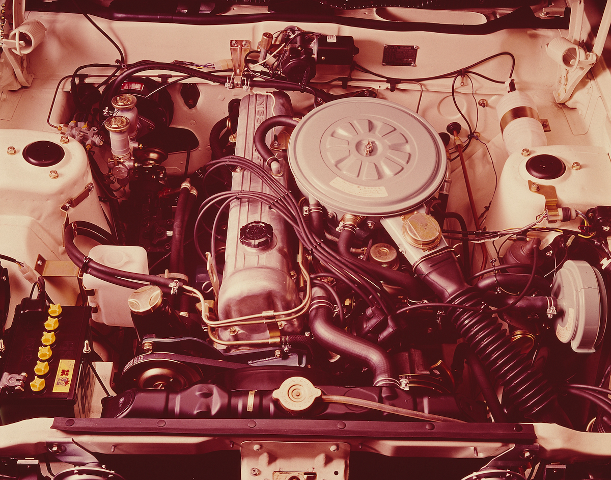 L28型直6 2.8Lエンジン