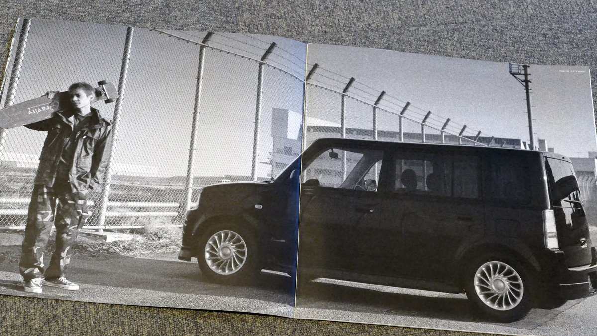 トヨタが作った若者向けコンパクトカー「bB」をカタログで振り返る 〜 画像3