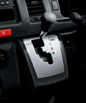 4型ハイエースの6速AT