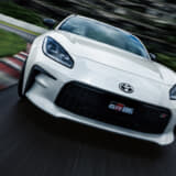 GR86ではブレーキ冷却と整流に役立てている