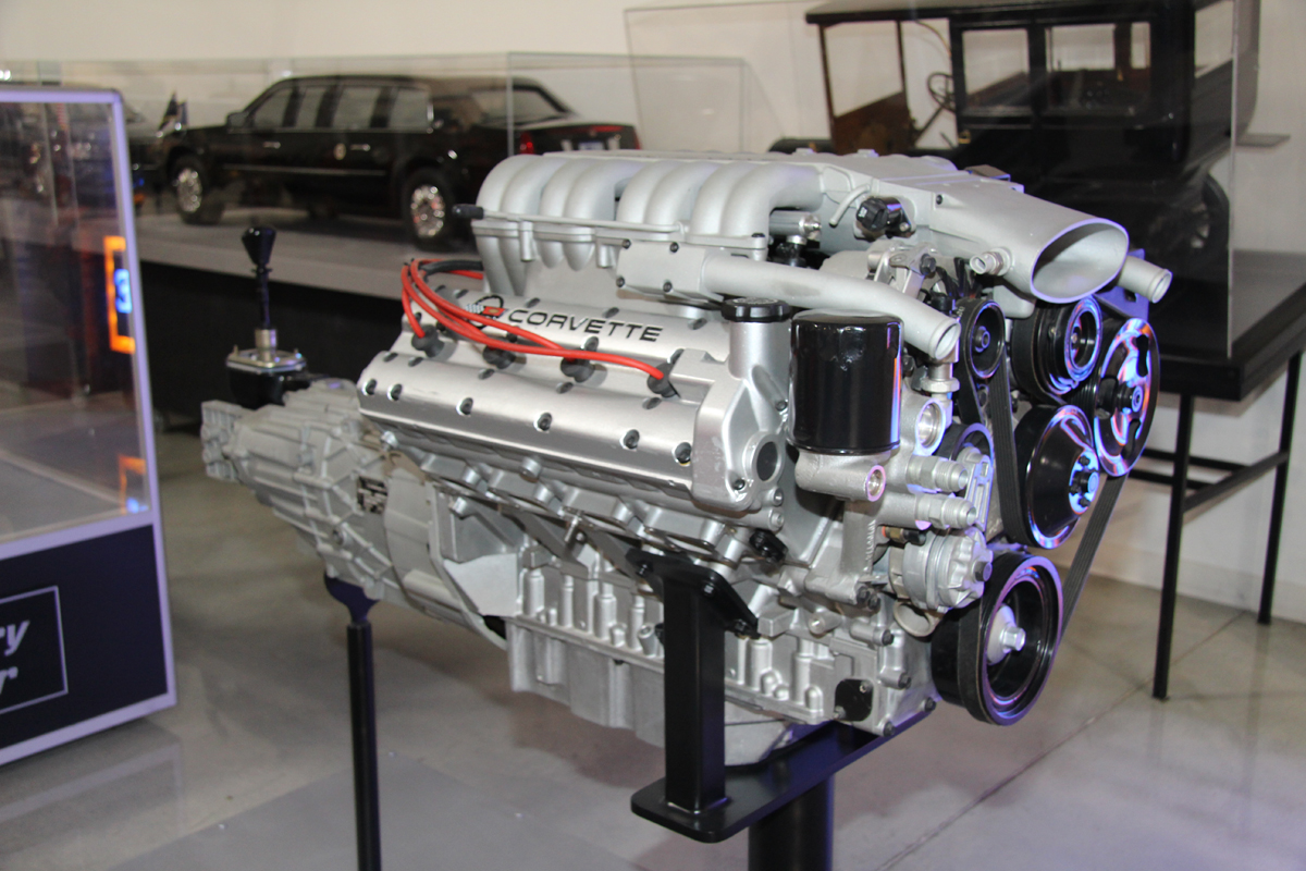 C4コルベットZR-1に搭載されたツインカムのLT5エンジン