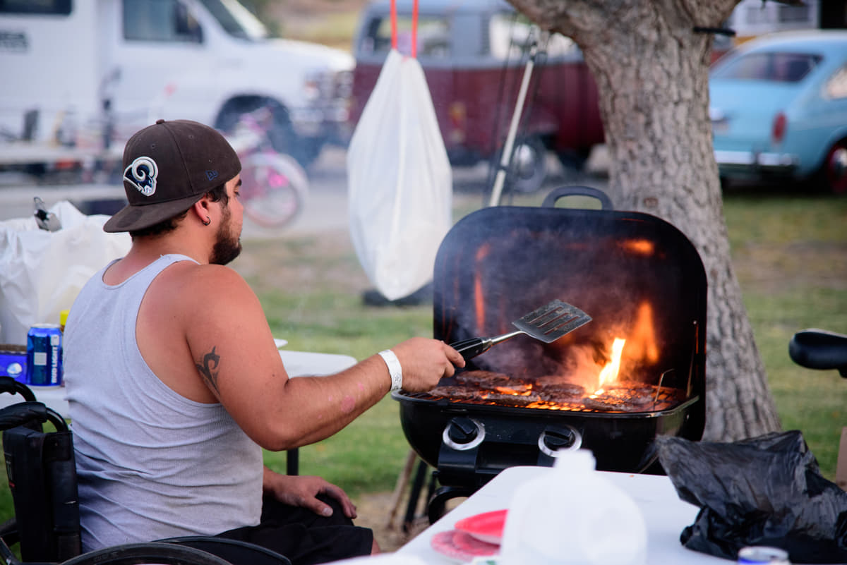 BBQ」は薄い肉を忙しく焼いて食べることではなかった！ 塊肉を豪快に焼くアメリカンBBQの真実を解き明かす |  ～カスタム・アウトドア・福祉車両・モータースポーツなどのカーライフ情報が満載～ AUTO MESSE WEB（オートメッセウェブ）