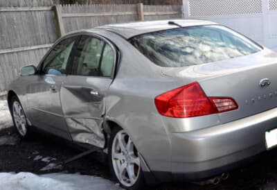 事故車のスカイライン