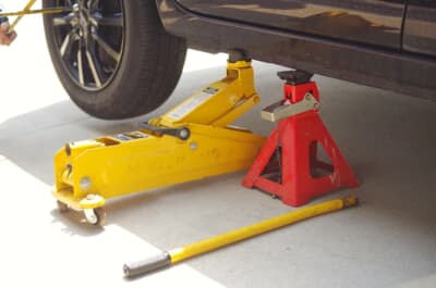 ガレージジャッキ