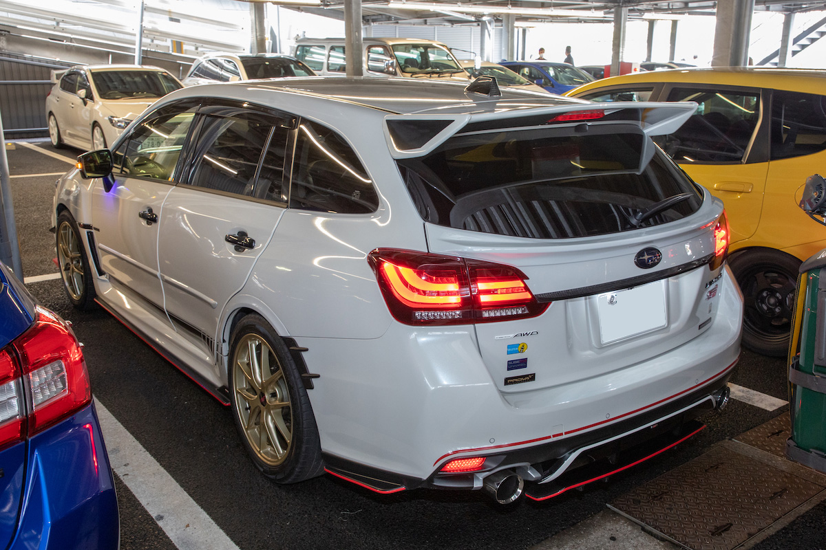 レヴォーグSTI Sportのカスタムしたリヤスタイル