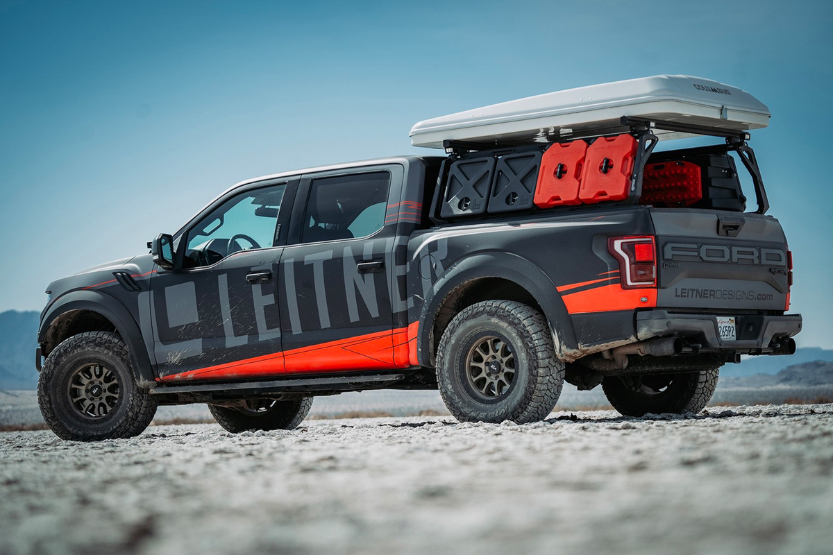 LEITNER DESIGNSのキャリアを装着したフォードF-150