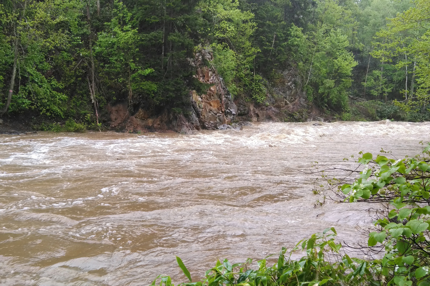 急激な増水や土石流は命にかかわる