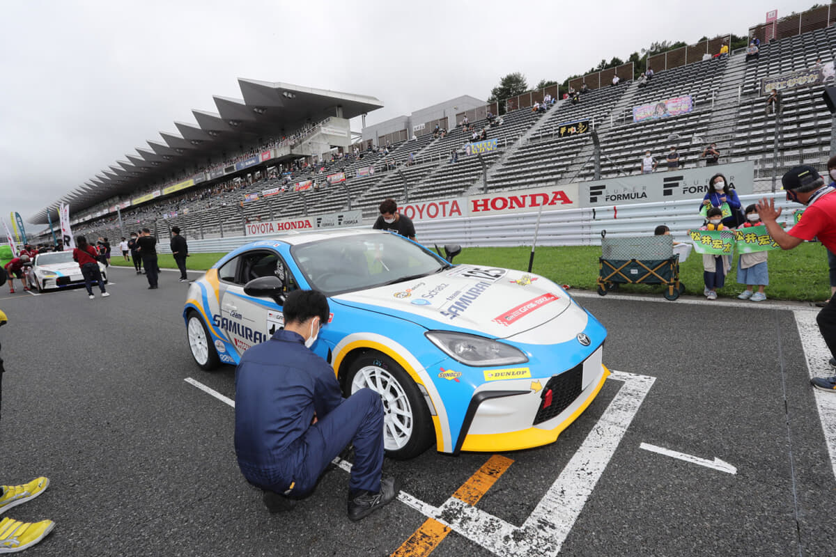 GR86/BRZ Cup 2022第1戦のパドック風景