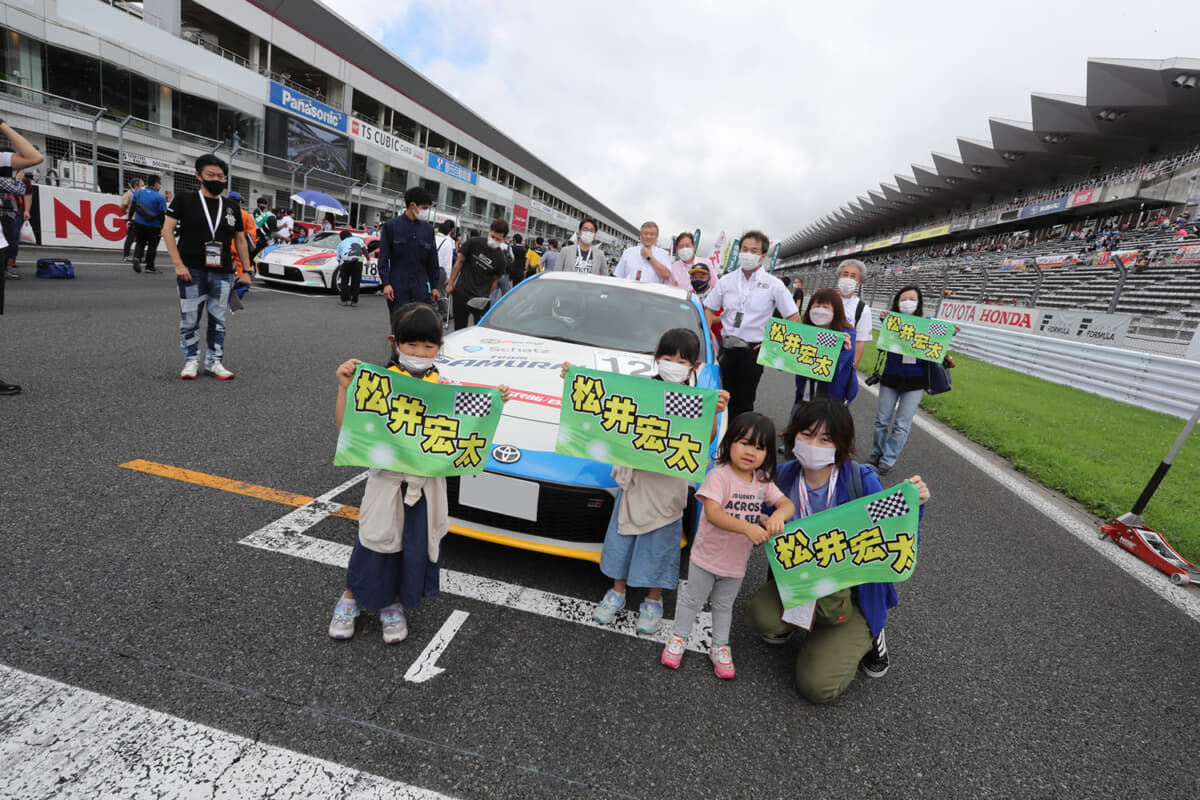 GR86/BRZ Cup 2022第1戦のパドック風景