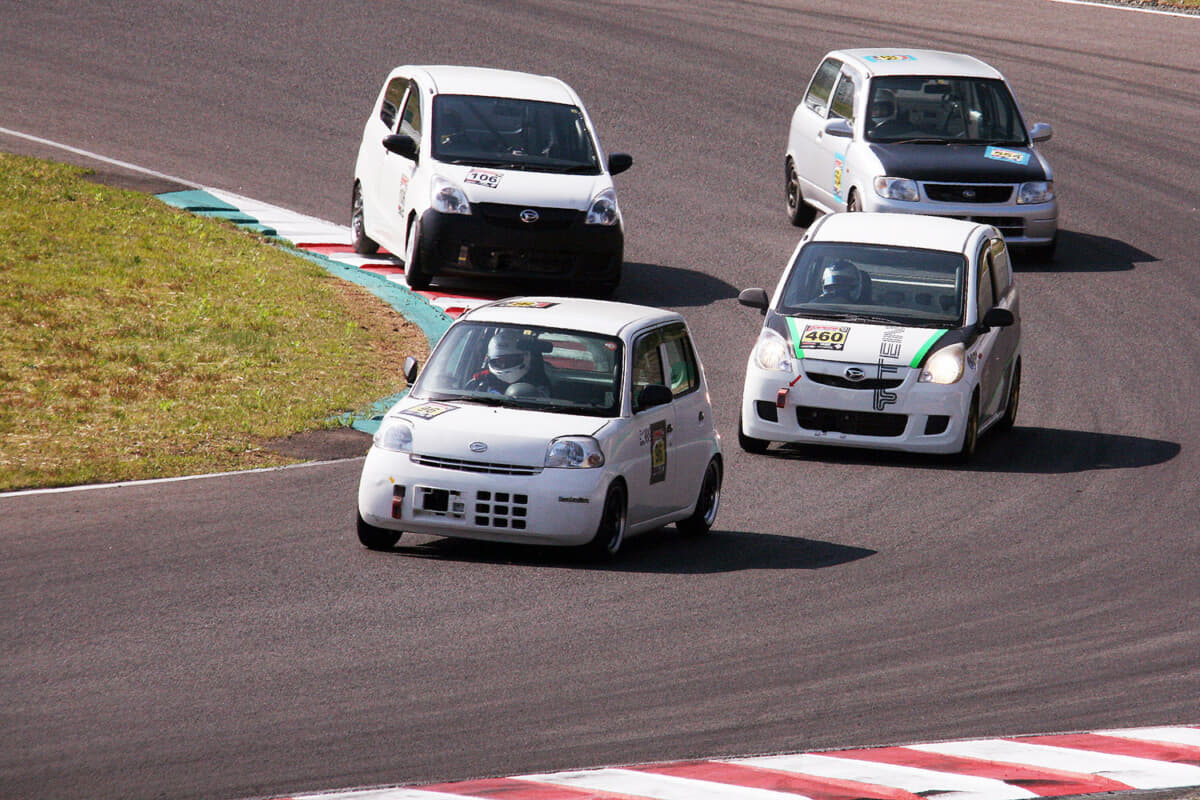 軽自動車レースのイメージ