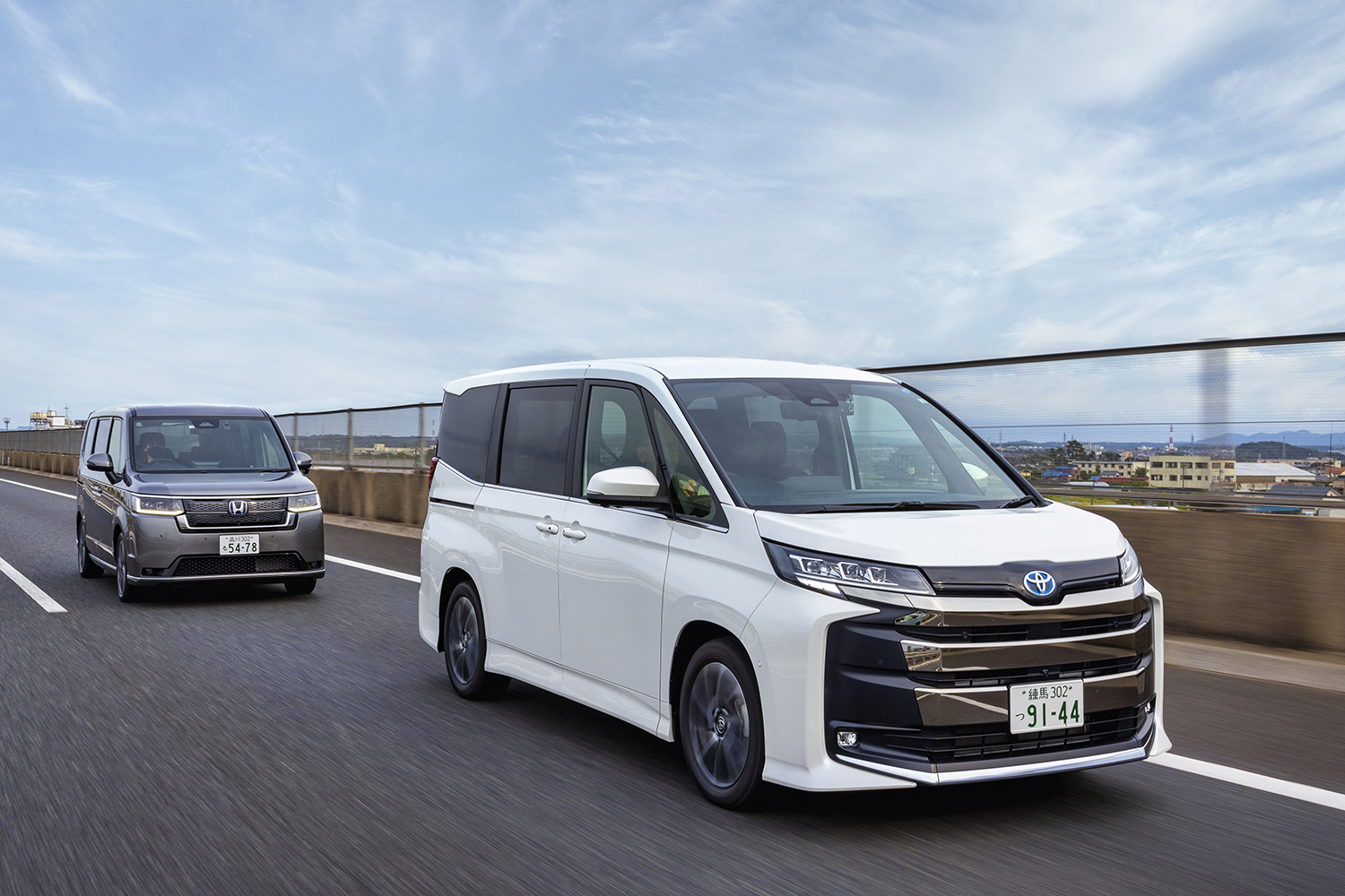 220719_amw_mclassminivan_01_to