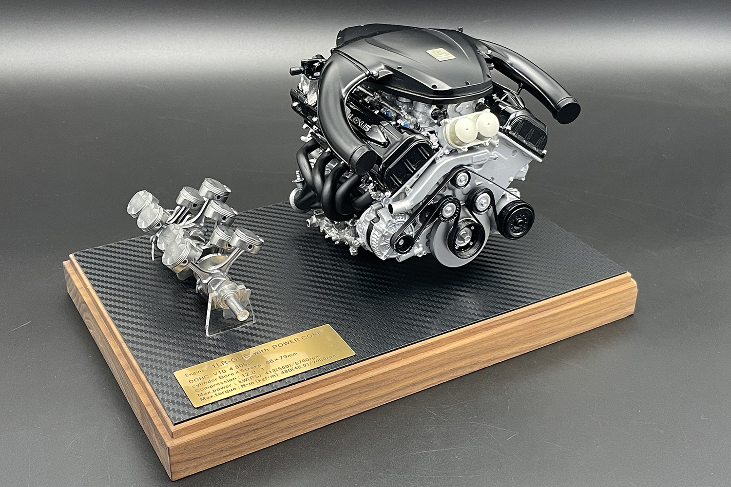 レクサスLFAのエンジンスケールモデルに新作登場！ ピストンやクランク 