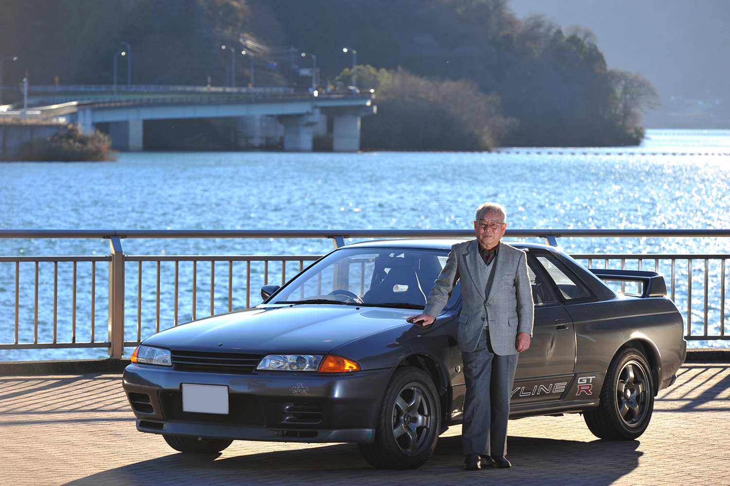 伊藤氏と愛車のR32GT-Rのイメージ