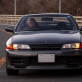 伊藤さんと愛車のR32