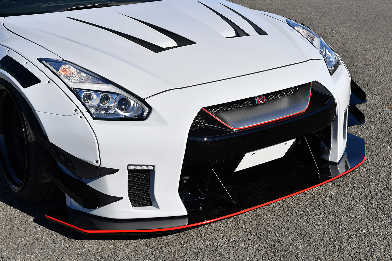 谷口信輝の愛車「R35GT-R」は「リバティウォーク」仕様！ 理由は子供