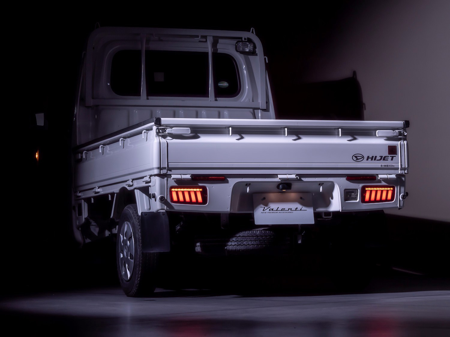 ヴァレンティからLEDモーションが楽しめるハイゼットトラック用