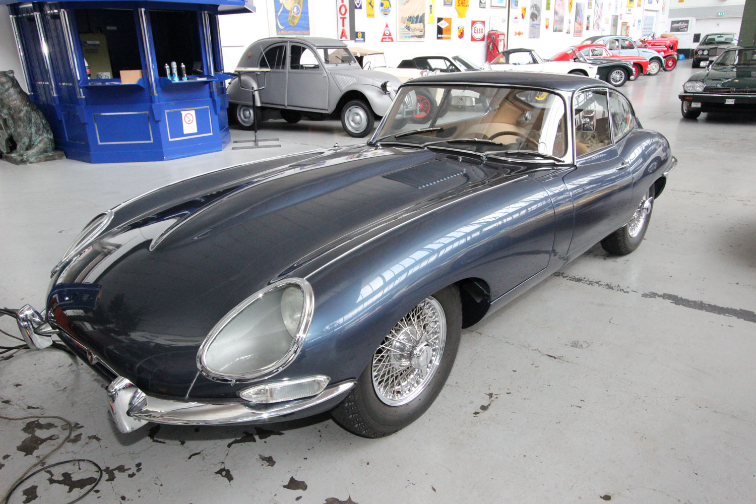 ジャガーEタイプ