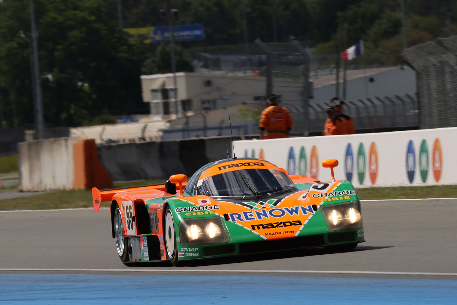 マツダ787Bの4ローターの快音にファン大絶賛！ トヨタトムス85Cが