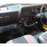 旧車に後付けクーラーキットを取り付けた例