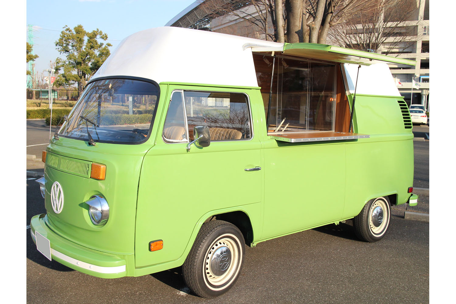 ワーゲンバス」キッチンカーの中身すべて見せます！ レンタル車両を実際に見学してきました |  ～カスタム・アウトドア・福祉車両・モータースポーツなどのカーライフ情報が満載～ AUTO MESSE WEB（オートメッセウェブ）