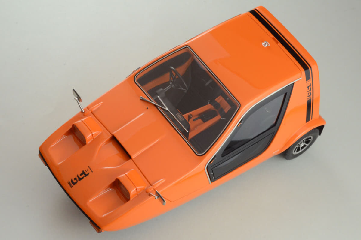 DNAコレクティブル製1/18ミニカー「ボンド・バグ」