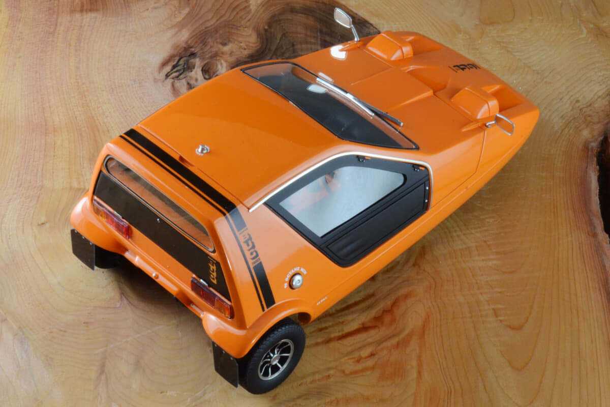 DNAコレクティブル製1/18ミニカー「ボンド・バグ」