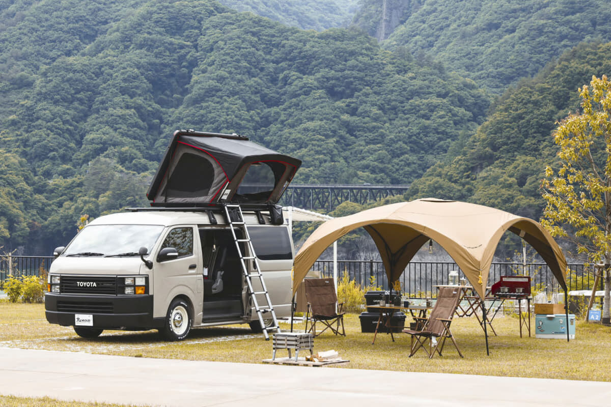 ハイエースのキャンプ風景