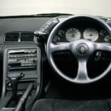 R32スカイラインのコクピット