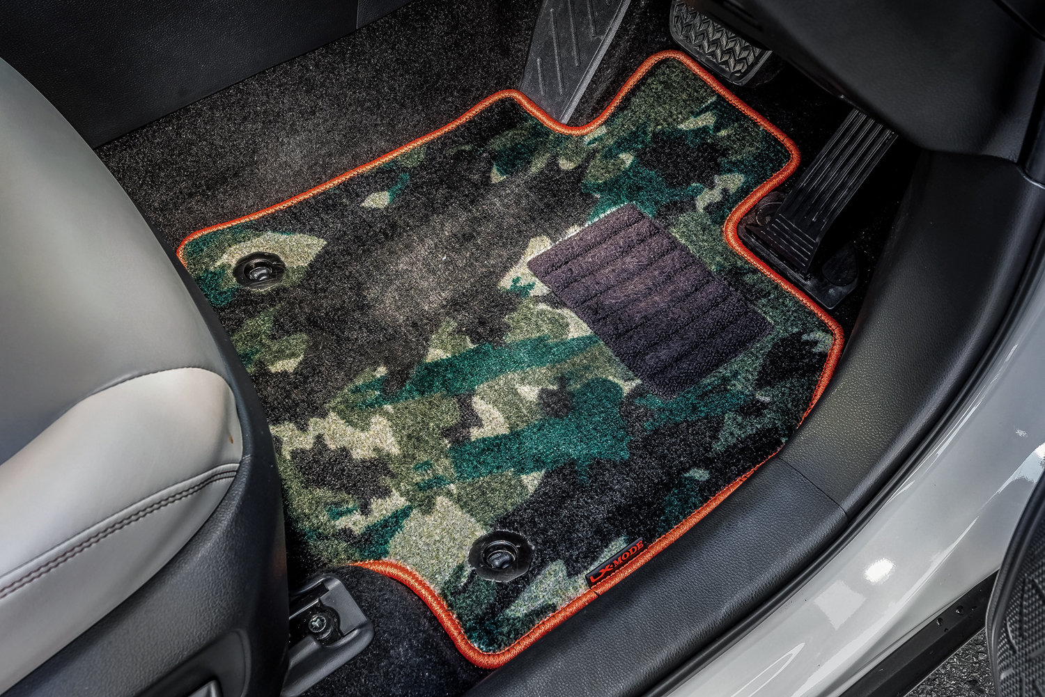 TOBILE カスタマイズメイキングカーフロアマット 95%セダン SUV ピックアップトラック用 フルカバー メンズ レディース 並行輸入品 店内全品ポイント10倍お買い物マラソン TOYOTA ルーミー